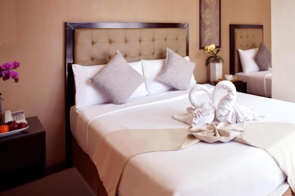 Aura One Hotel Baguio City Bagian luar foto