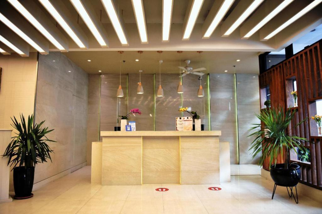 Aura One Hotel Baguio City Bagian luar foto